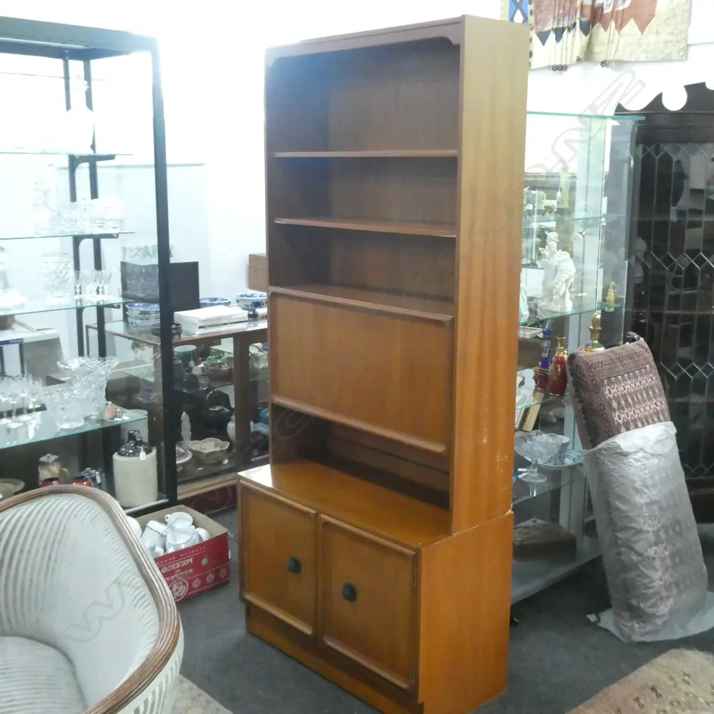 2 PCE RETRO WALL UNIT... Image 1++