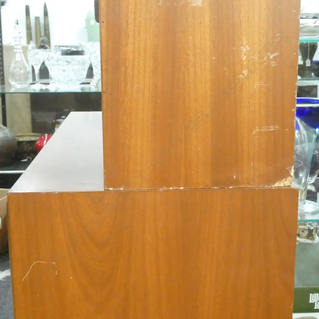 2 PCE RETRO WALL UNIT... Image 1++