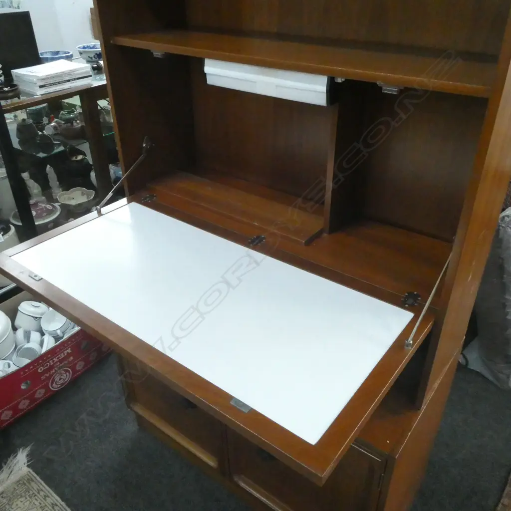 2 PCE RETRO WALL UNIT... Image 1++