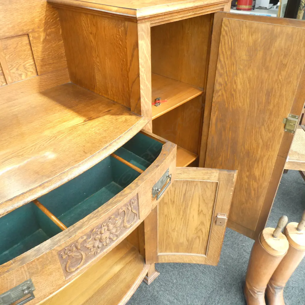 OAK ARTS & CRAFT DRESSER... Image 1++
