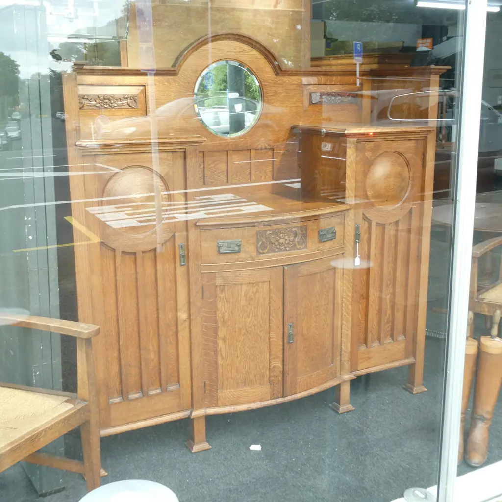 OAK ARTS & CRAFT DRESSER... Image 1++
