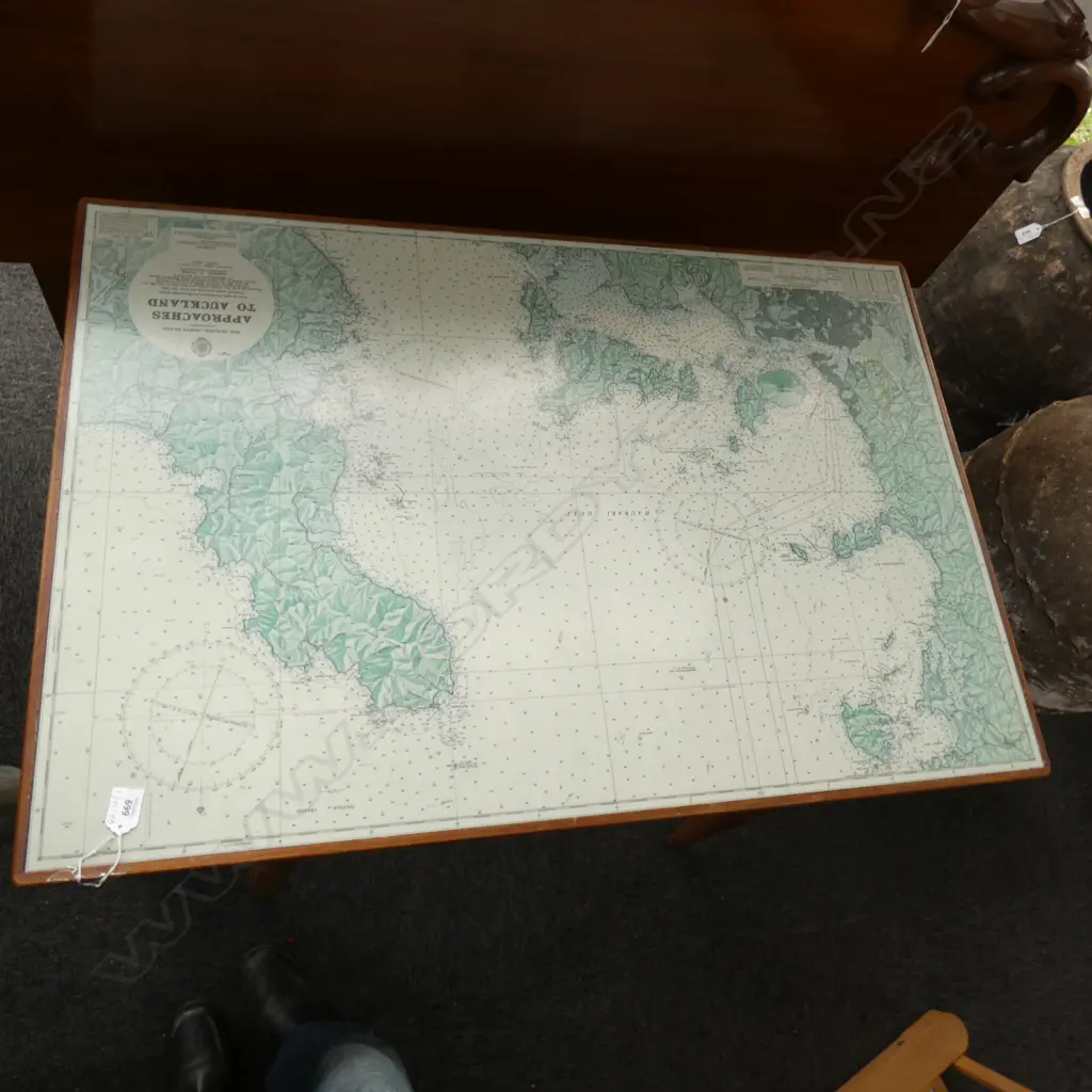 AUCKLAND MAP TABLE Image 1++
