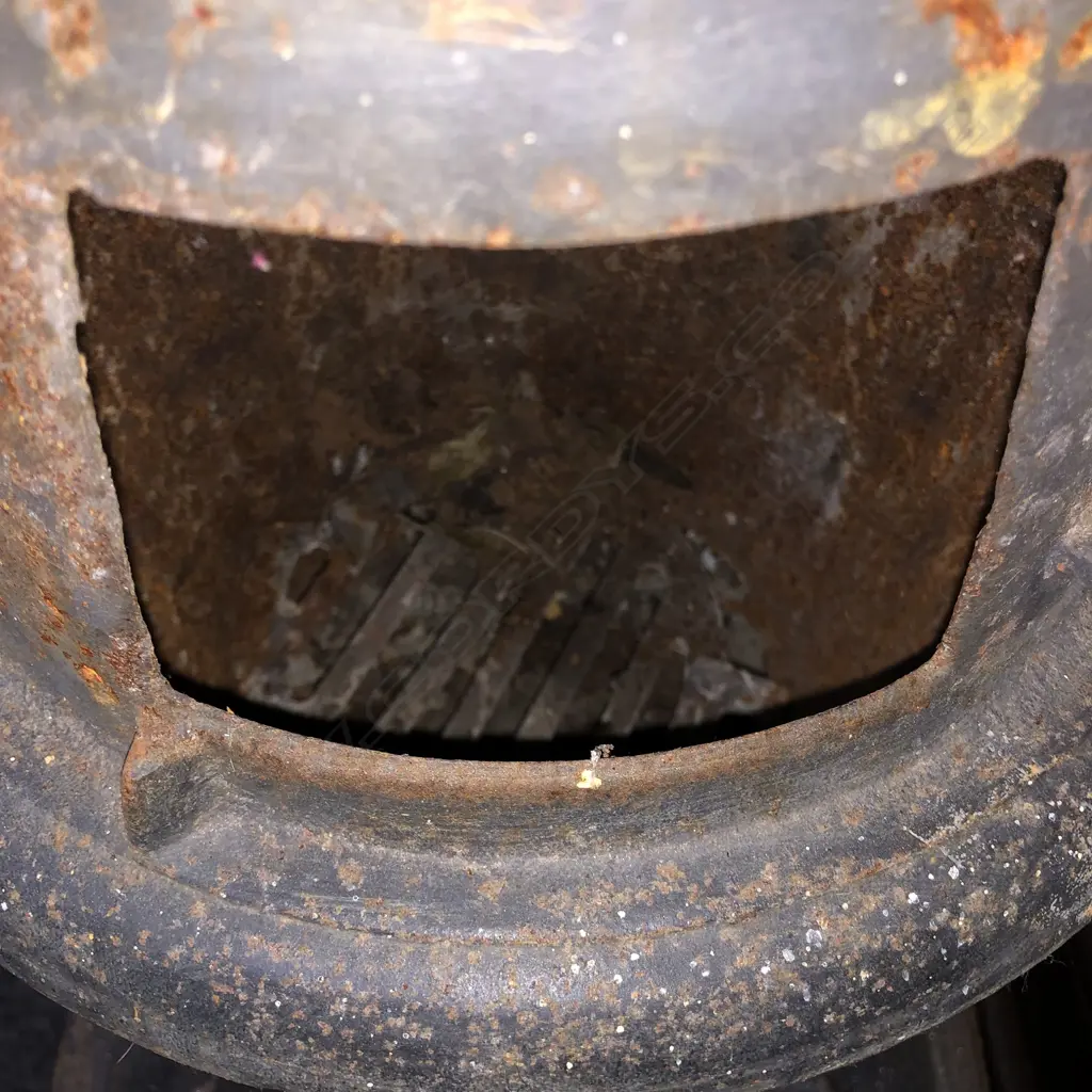 CAST IRON POT BELLY, SMALL. W 2 FLU SECTIONS Image 1++