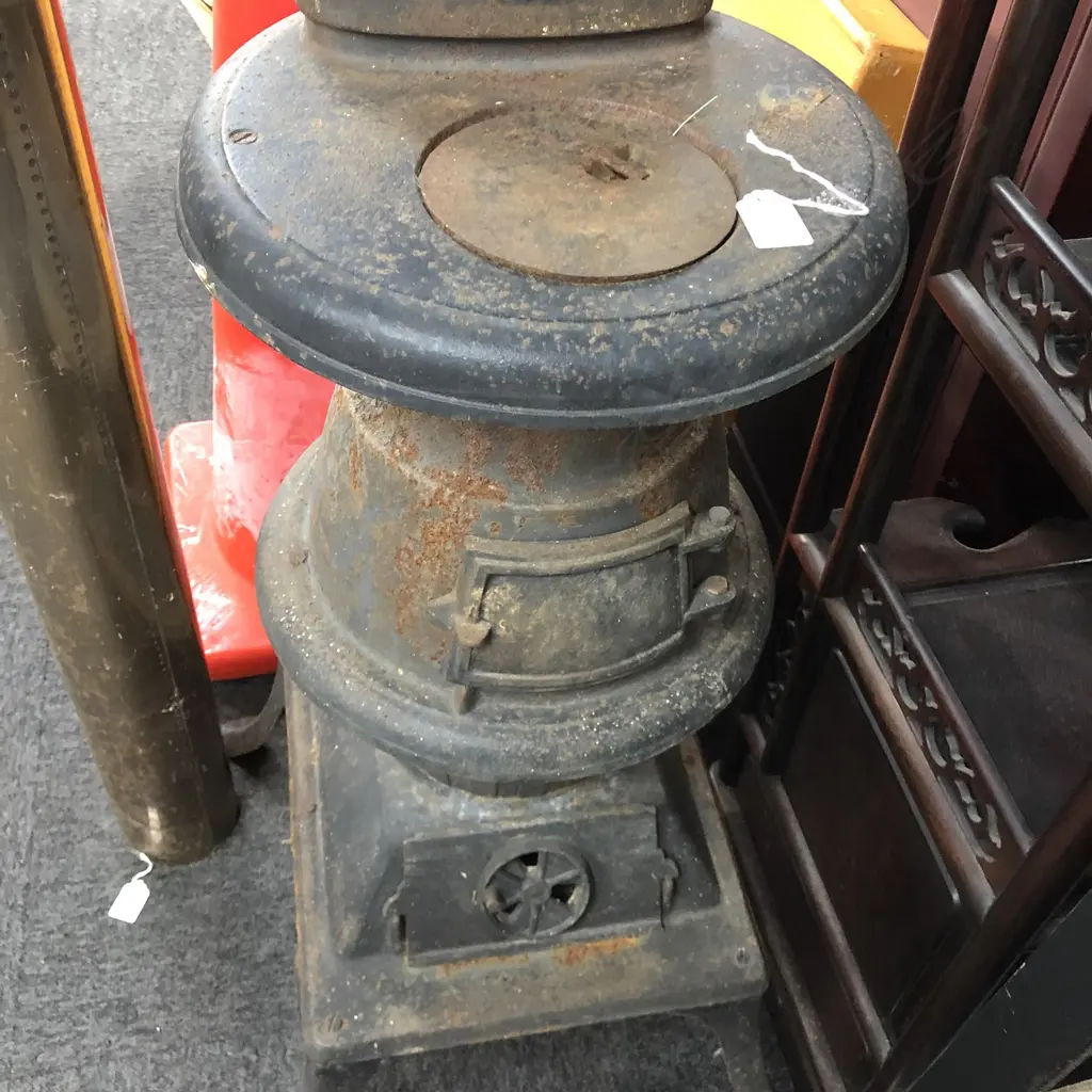 CAST IRON POT BELLY, SMALL. W 2 FLU SECTIONS Image 1++