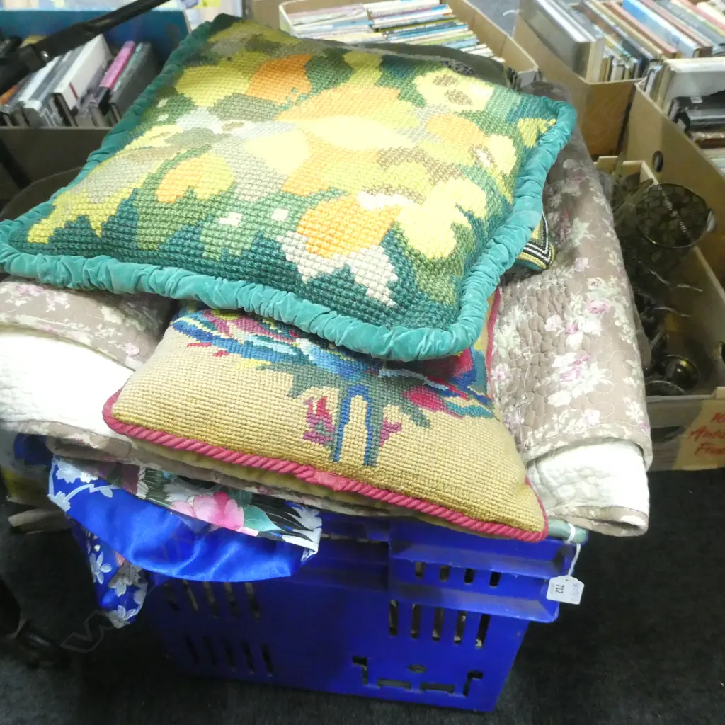 BOX LOT ASST. CURTAINS, QUILT, 3 CUSHIONS  Image 1++