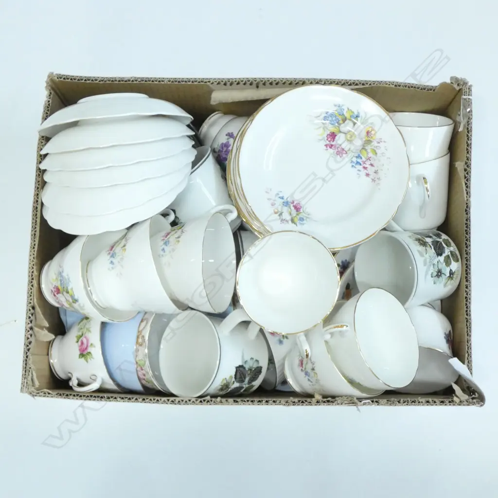 GOOD BOX LOT ASST. TRIOS & CUPS & SAUCERS  Image 1++
