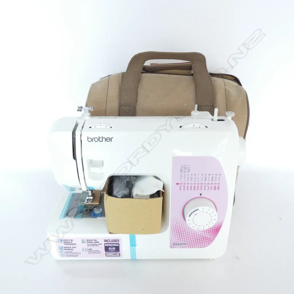 BROTHER SEWING MACHINE  Image 1++