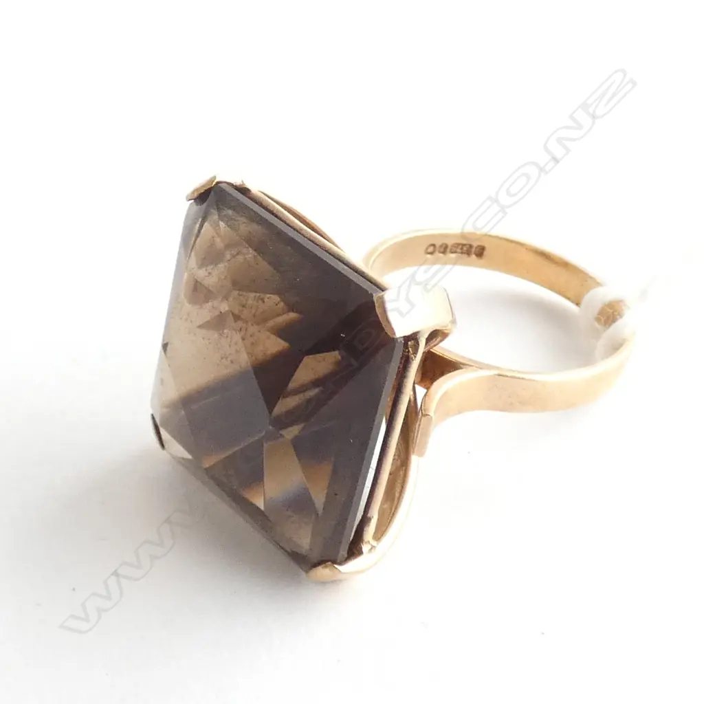 RETRO 9CT SMOKY QUARTZ COCKTAIL RING 8.9 GRAMS Image 1++