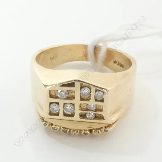RING, GENTS. 14K, 7 LARGER AND 7 SMALLER DIAMONDS. 7.7gm