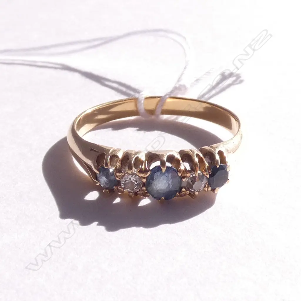 (19659) 18ct SAPPHIRE & DIAMOND RING VINTAGE Image 1++