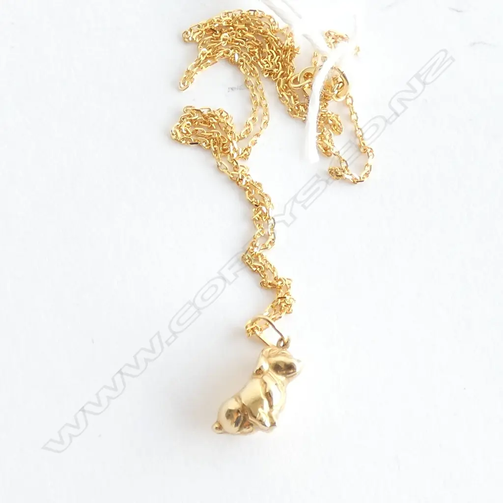 18ct YELLOW GOLD DOG PENDANT ON GOLD PLATED SILVER CHAIN Image 1++