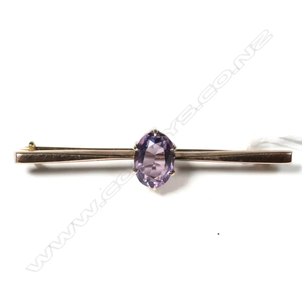 9CT Y/GOLD AMETHYST ? BAR BROOCH 4.7gms Image 1++