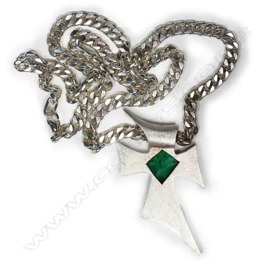 CONTEMPORARY BRUSH SILVER PENDANT CROSS SET w EMERALD, ON SILVER FLAT CURB CHAIN