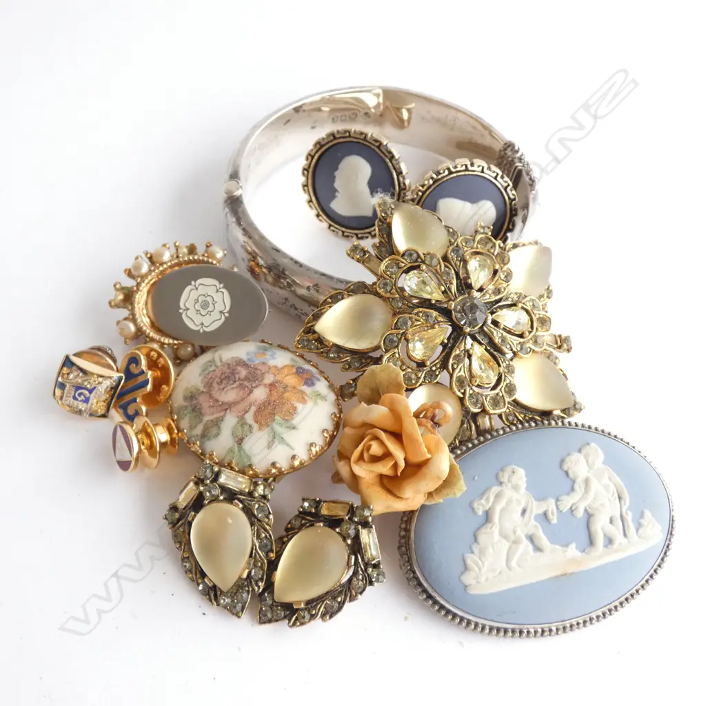 COSTUME JEWELLERY & STG SILVER BRACELET Image 1++