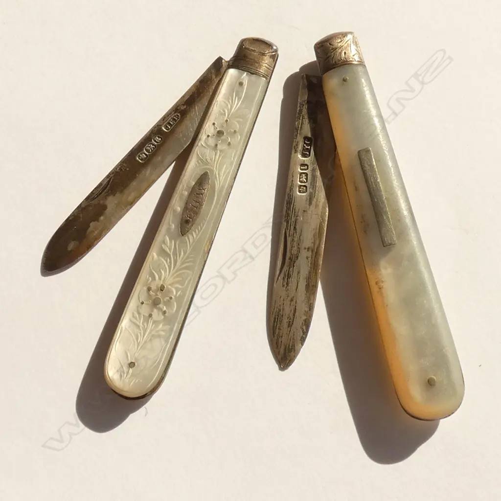 (19495) 2 EDW SILVER & MOP POCKET KNIVES Image 1++