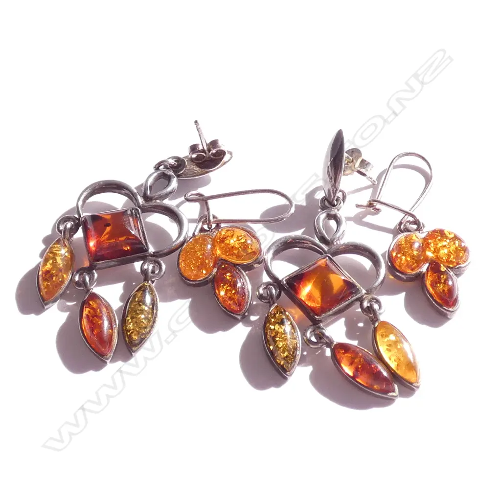 (19459) 2 PRS SILVER & AMBER EARRINGS Image 1++