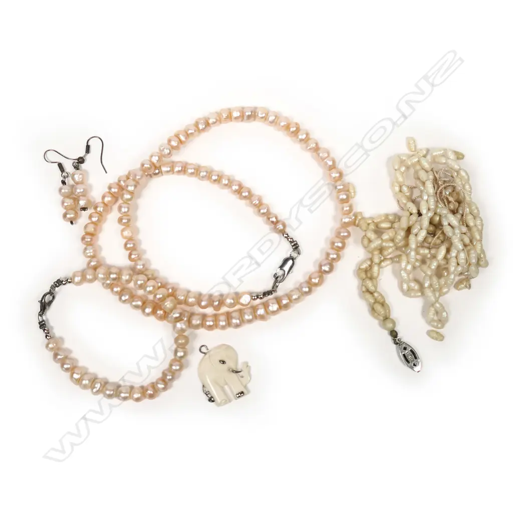 PINK FRESHWATER PEARL SET + 1 OTHER & BROOCH... Image 1++