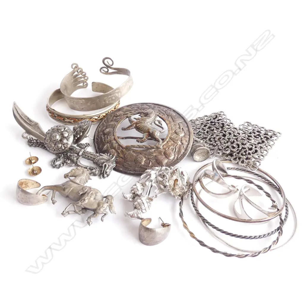 ASST. SILVER TONE JEWELLERY Image 1++