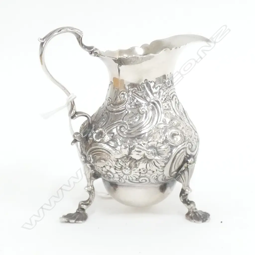 GEORGIAN SILVER CREAM JUG WITH ADDED IDIOSYNCRATIC BASE 141gm (W.W.) Image 1++