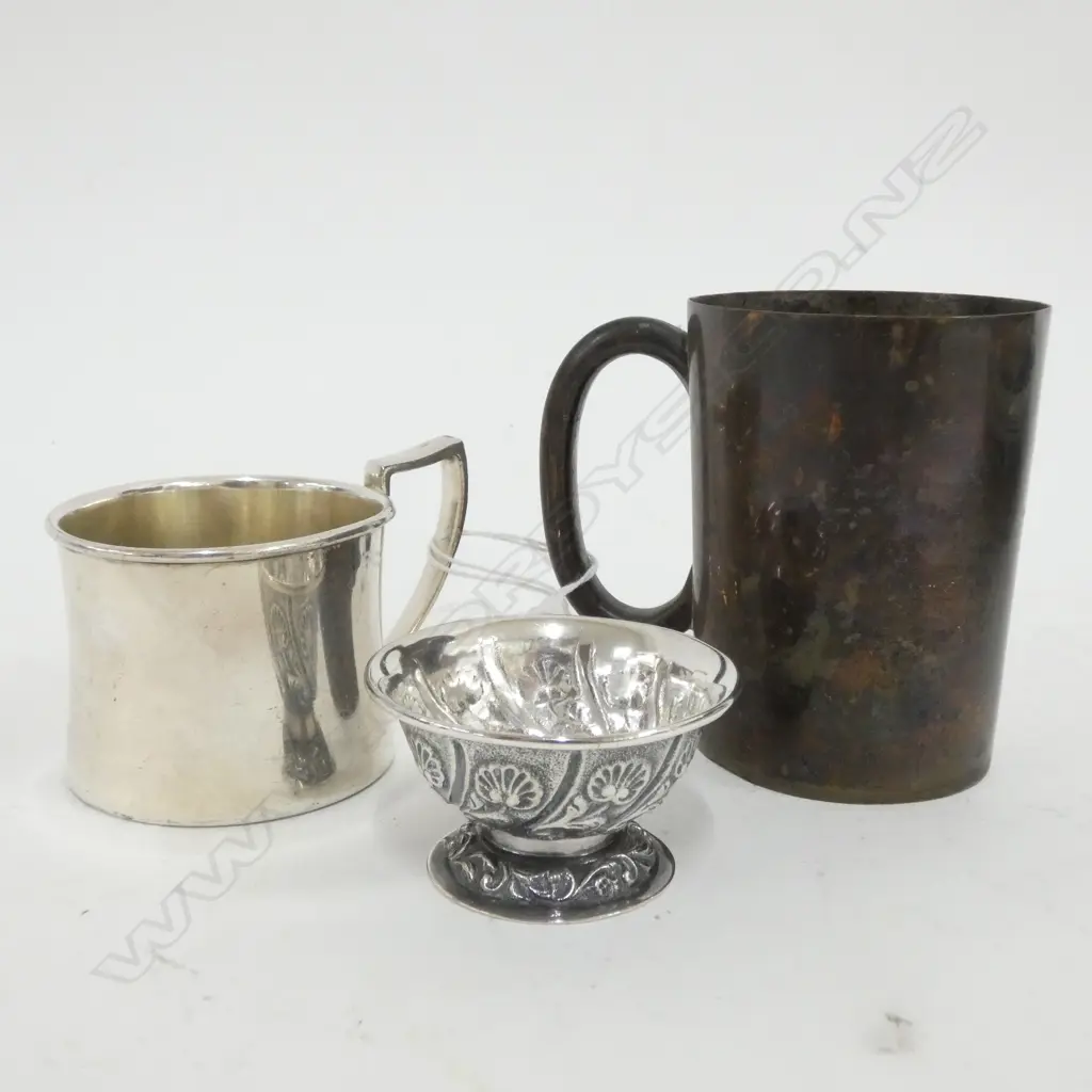 2 SILVER PLATE MUGS AND A SALT (W.W.) Image 1++