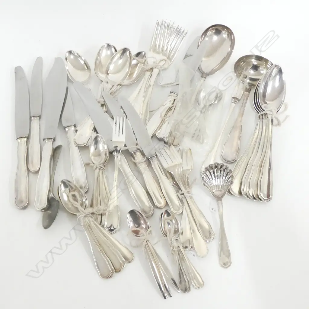 BOX OF SILVER PLATE CUTLERY (W.W.) Image 1++