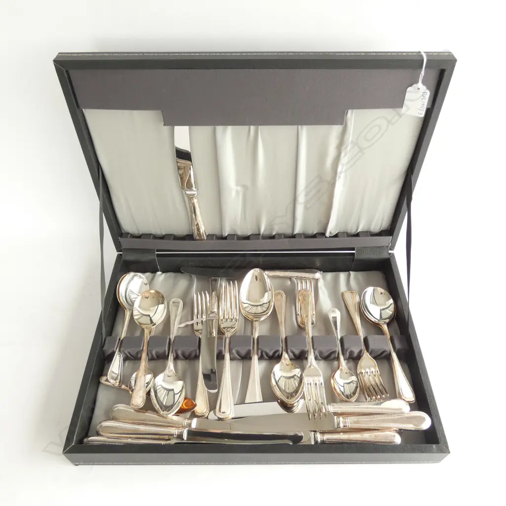 SILVER PLATE CUTLERY CANTEEN Image 1++