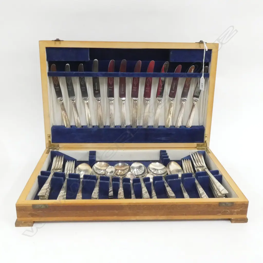 CANTEEN OF EP CUTLERY  Image 1++