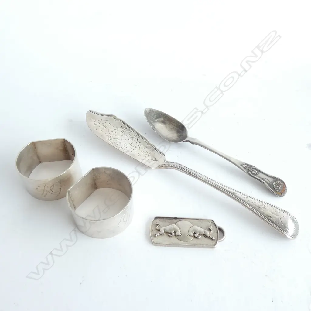 2 STG SILVER NAPKIN RINGS, KNIFE, ETC 170 GRAMS Image 1++