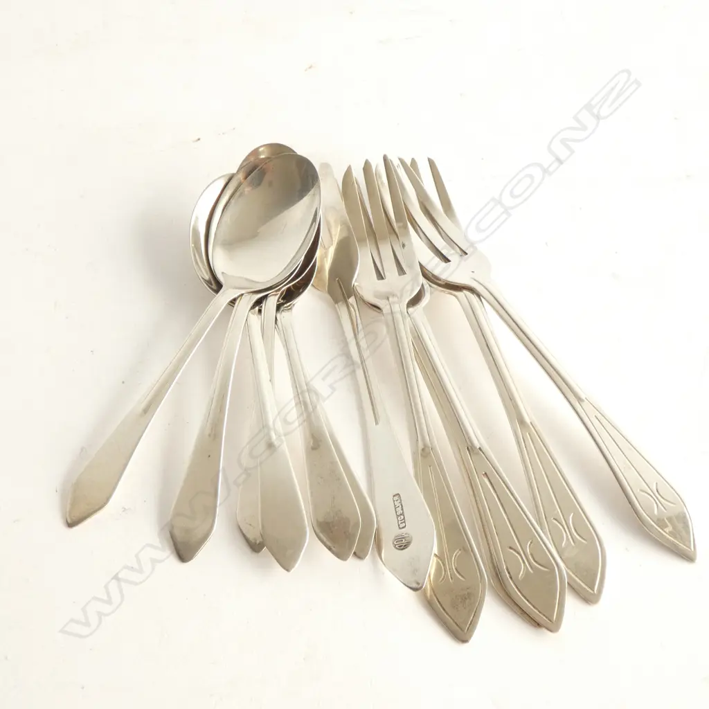 12 NZ STG SILVER TEASPOONS & CAKE FORKS STAMPED APW 126 GRAMS Image 1++