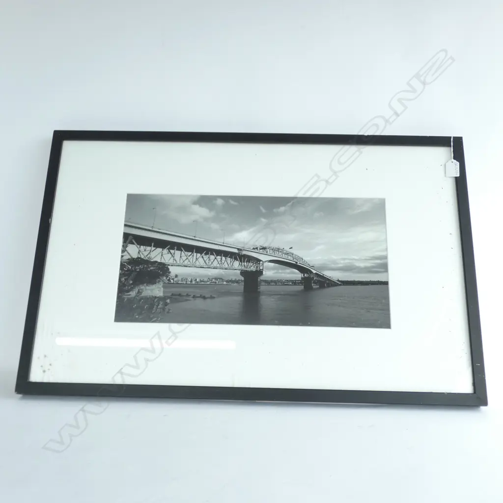 AUCKLAND HARBOUR BRIDGE FRAMED PHOTOGRAPH 250 X 490MM Image 1++