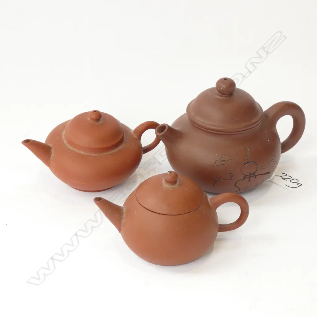 3 YIXINGWARE TEAPOTS 90mm dia Image 1++