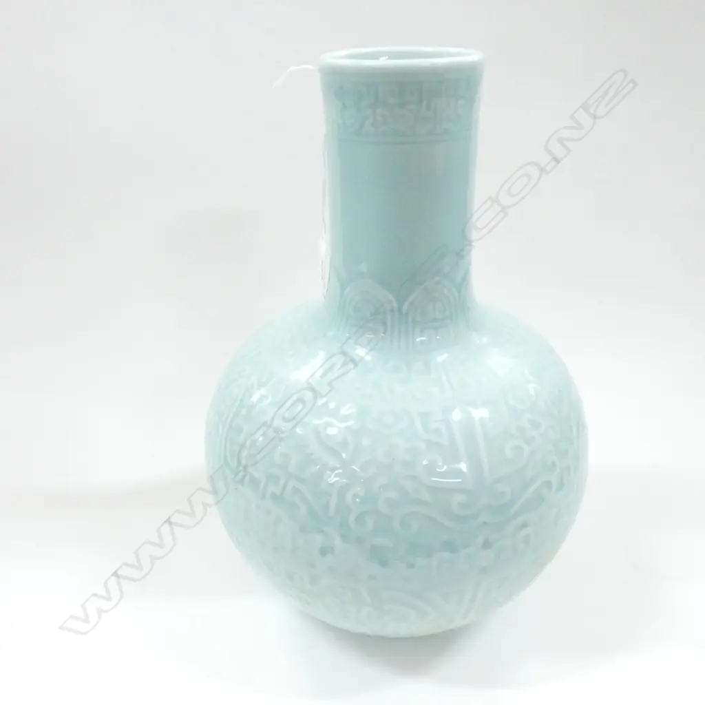 CHINESE QIANLONG LONGQUAN STYLE CELADON VASE H. 310MM... Image 1++