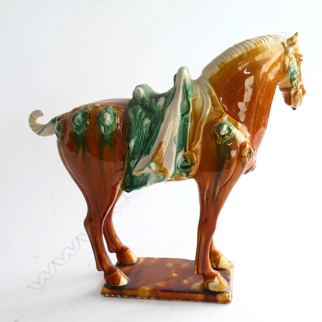 LARGE TANG-STYLE HORSE, H. 360MM Image 1++