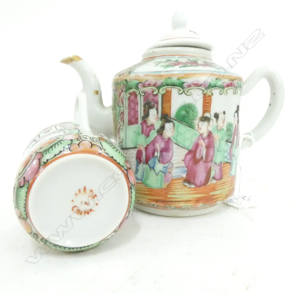 CHINESE FAMILLE ROSE TEAPOT & CUP Image 1++