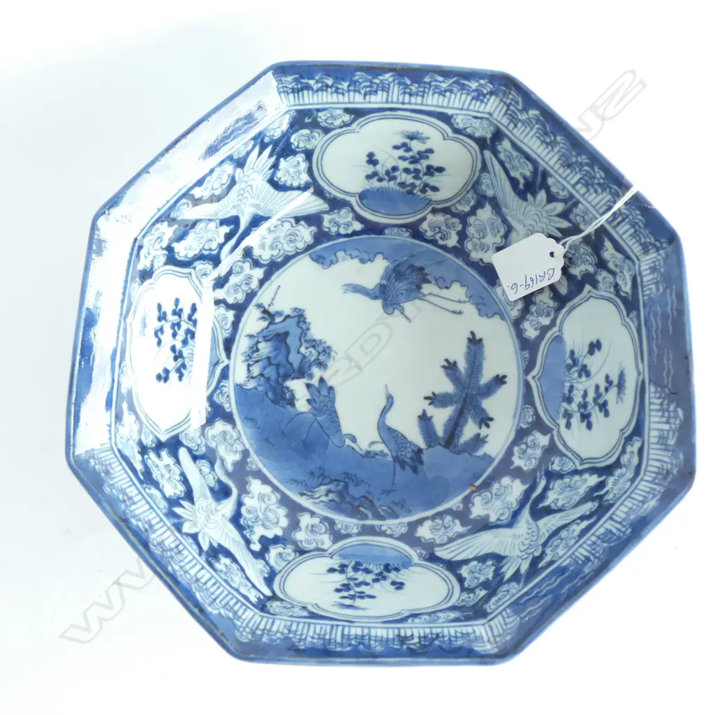 19TH C OCTAGONAL B&W IMARI BOWL WITH CRANES Image 1++