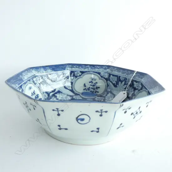 19TH C OCTAGONAL B&W IMARI BOWL WITH CRANES