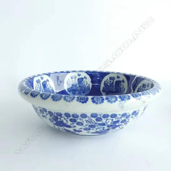 19TH C HEAVY EARTHENWARE IMARI BOWL 