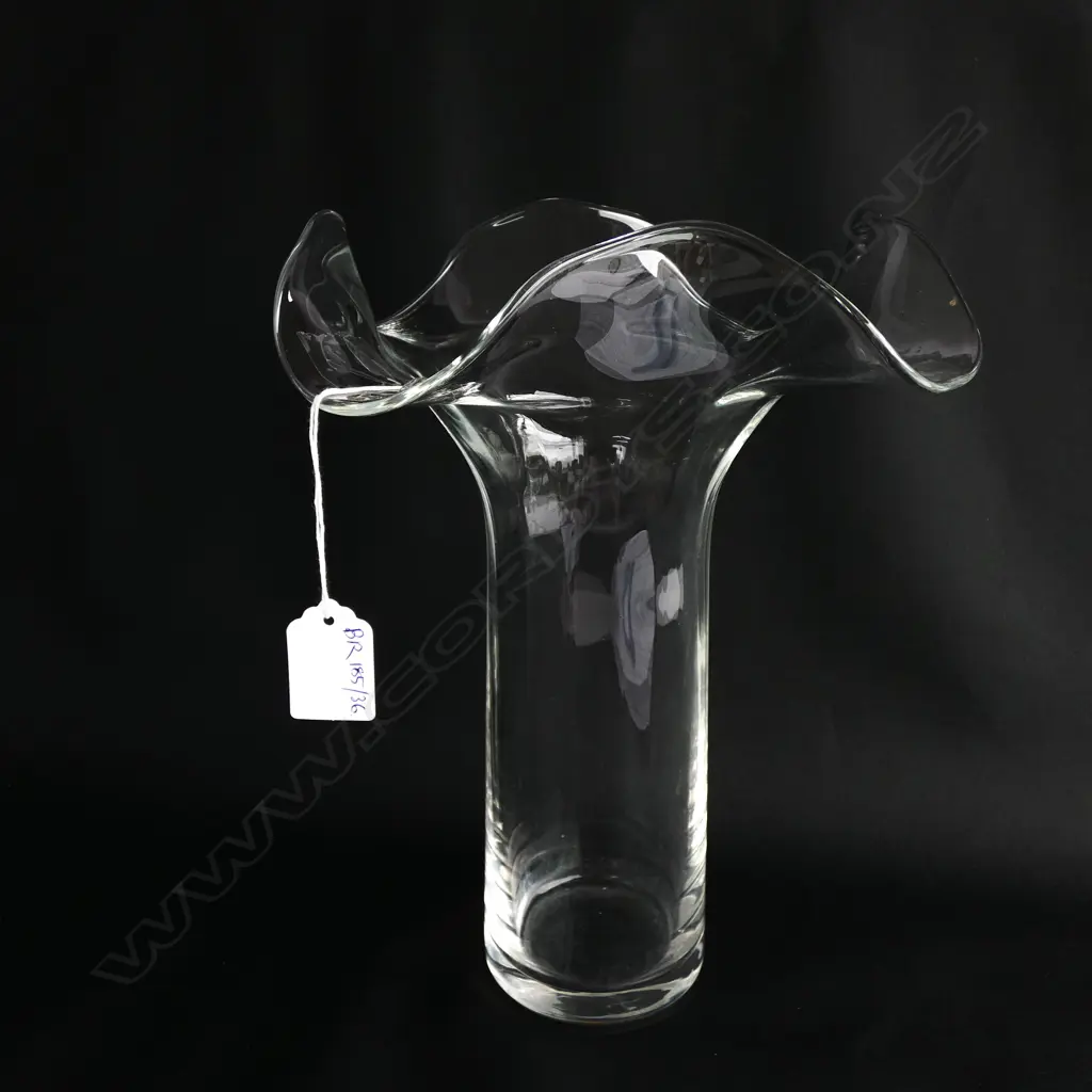 ART GLASS VASE H.295mm FLARED SCALLOPED RIM Image 1++