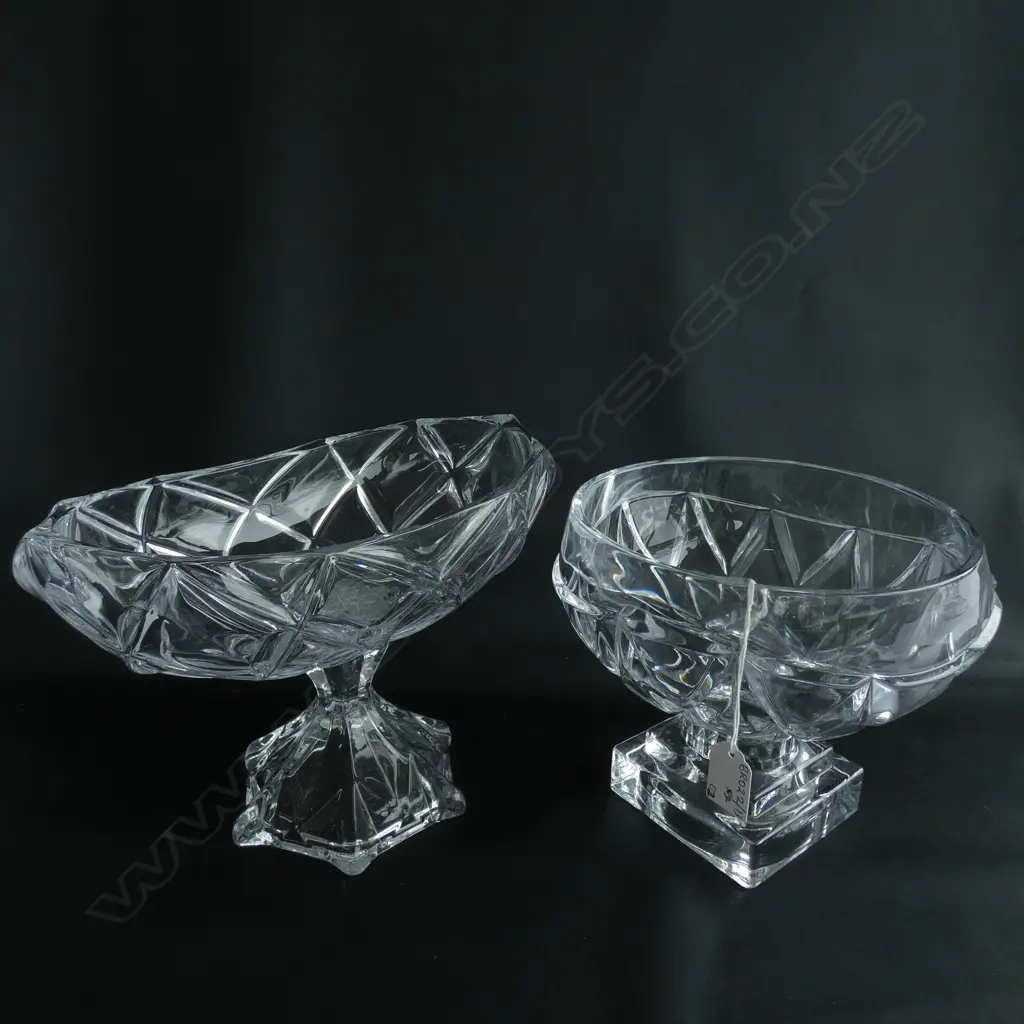 2 PRESSED GLASS FRUIT BOWLS L. 320mm. Image 1++