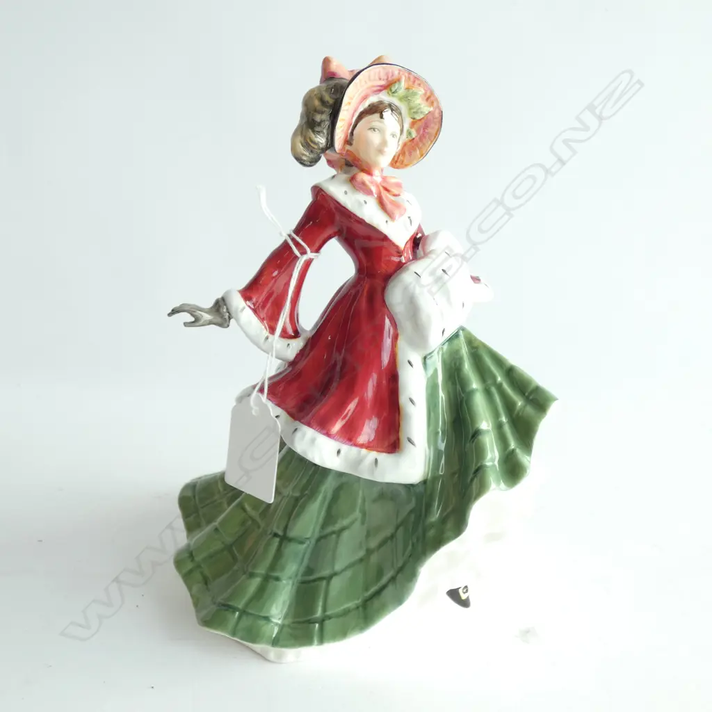 R/DOULTON FIGURINE 'WINTERTIME' H. 210MM Image 1++