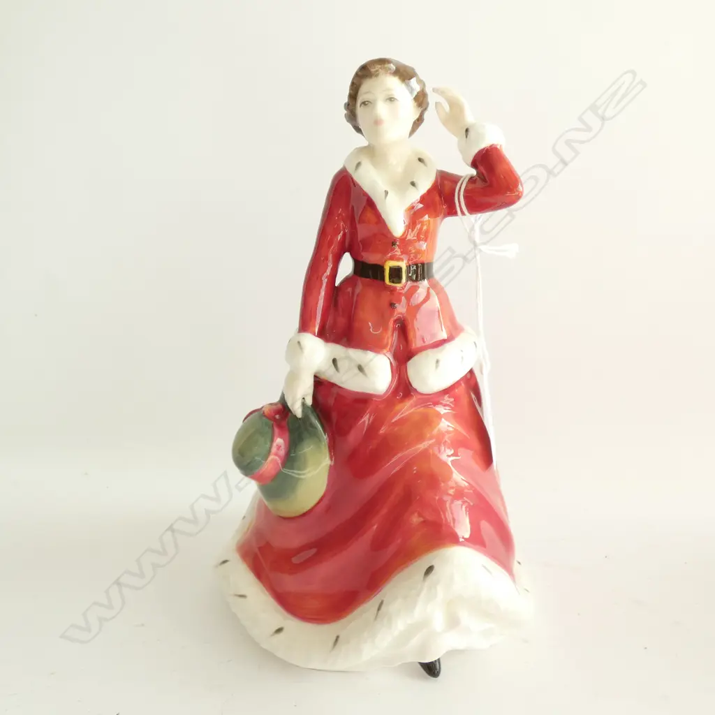 R/DOULTON FIGURINE 'WINTER'S DAY' H. 200MM Image 1++