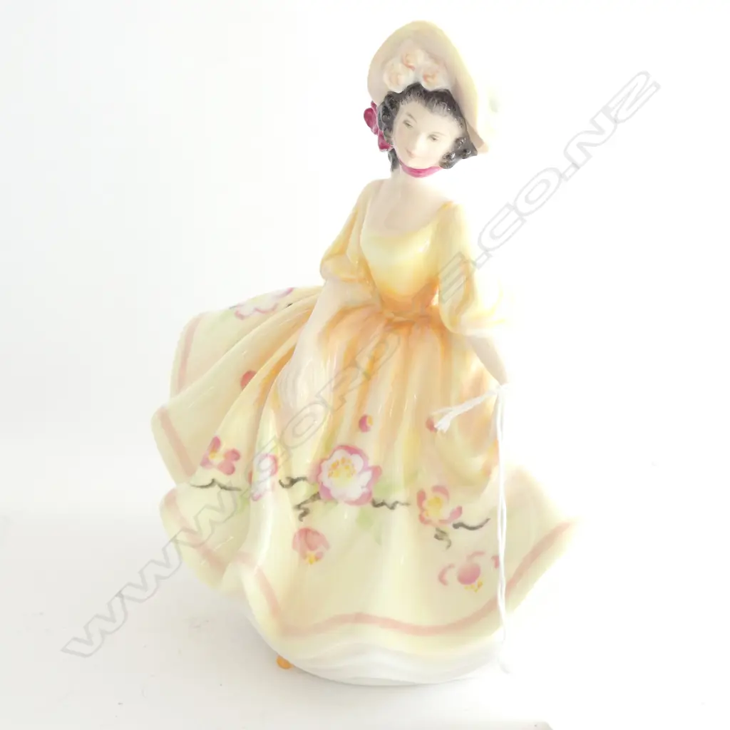 R/DOULTON FIGURINE 'SUNDAY BEST' HN2206 H. 190mm Image 1++