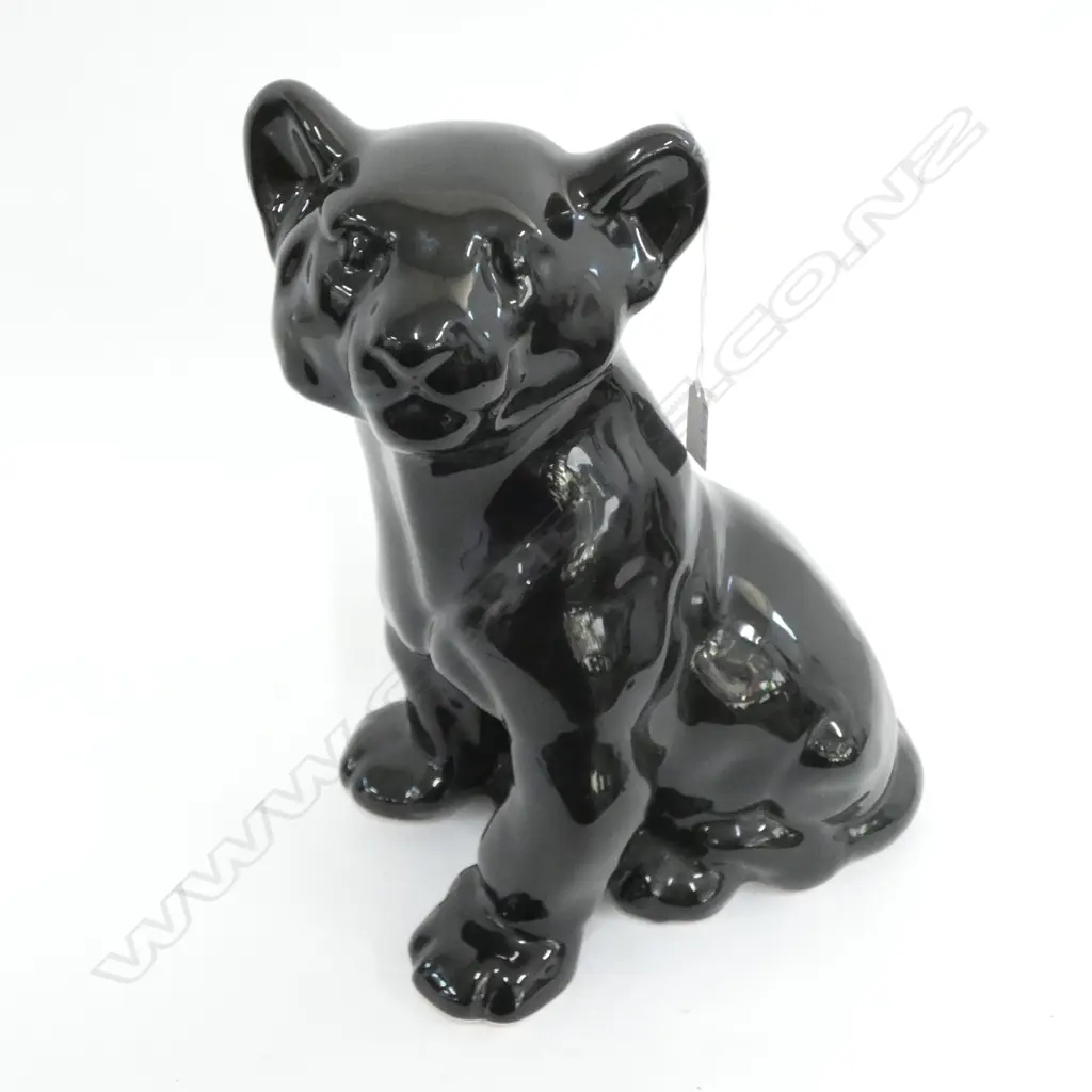LARGE NZ FORESTWARE SEATED LION H.380mm Image 1++