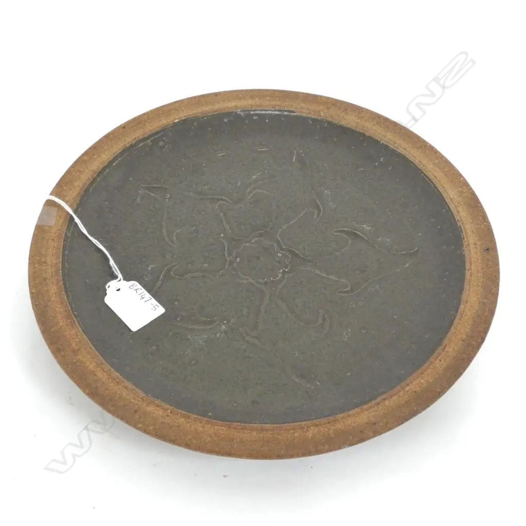 BRIAN & MARION LUSK PLATE FLOWER DECORATION 290mm dia IMPRESSED MARK Image 1++