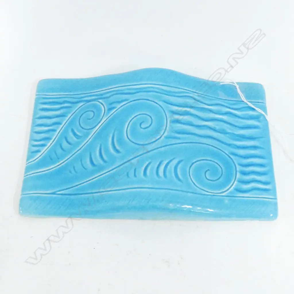 RENEE BOYD BLUE WAVE CERAMIC WALL HANGING L.210mm Image 1++
