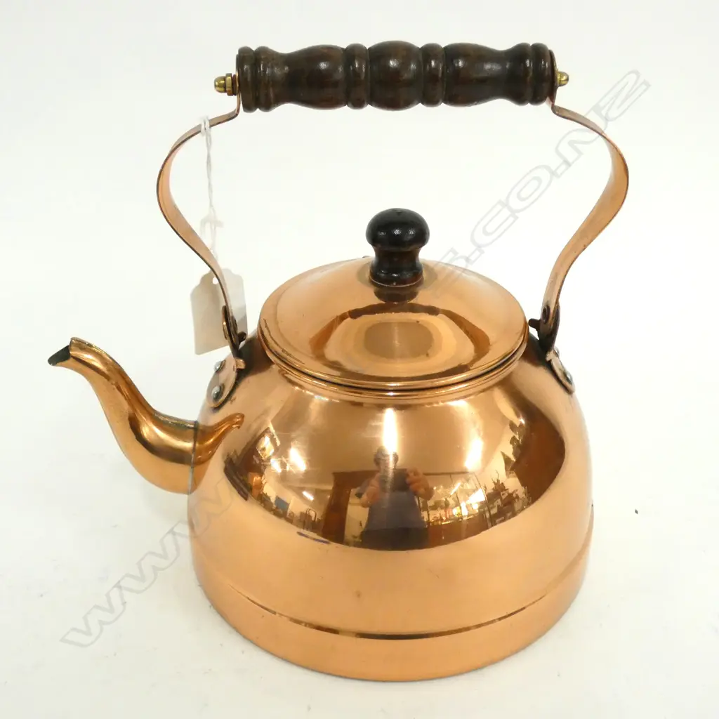 COPPER KETTLE - COPPER & WOODEN SWING HANDLE DIA. 175MM Image 1++