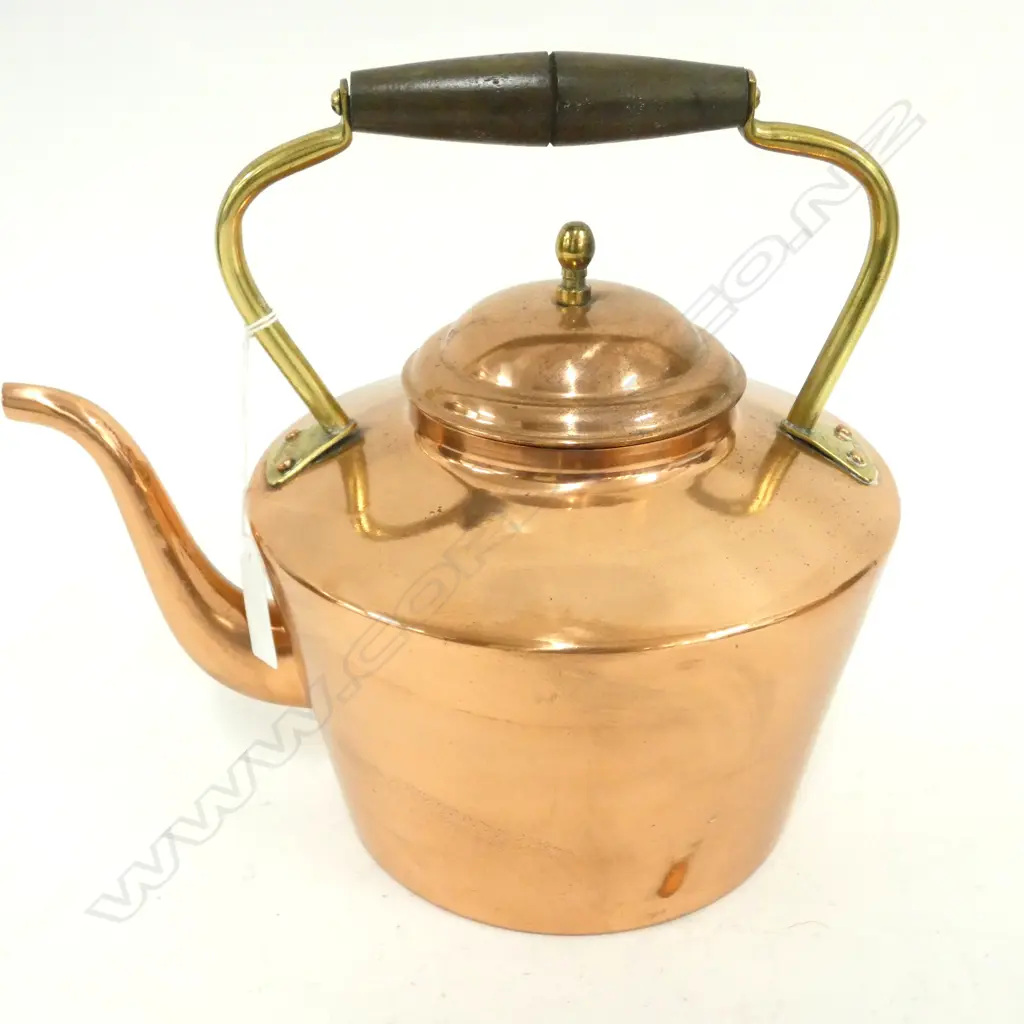 COPPER KETTLE - BRASS & WOODEN FIXED HANDLE DIA. 190MM MADE IN PORTUGUAL Image 1++