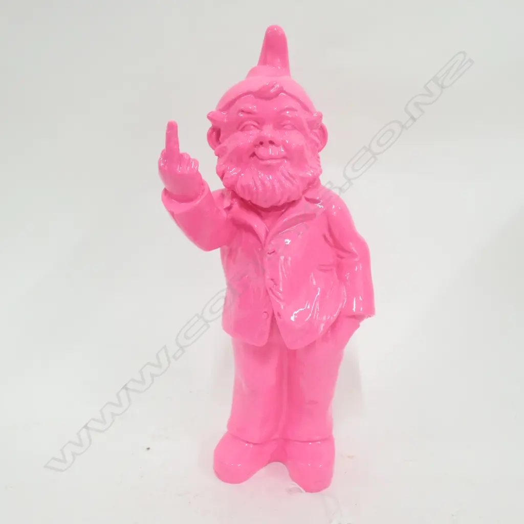 MODERN GNOME GIVING THE FINGER HOT PINK... Image 1++