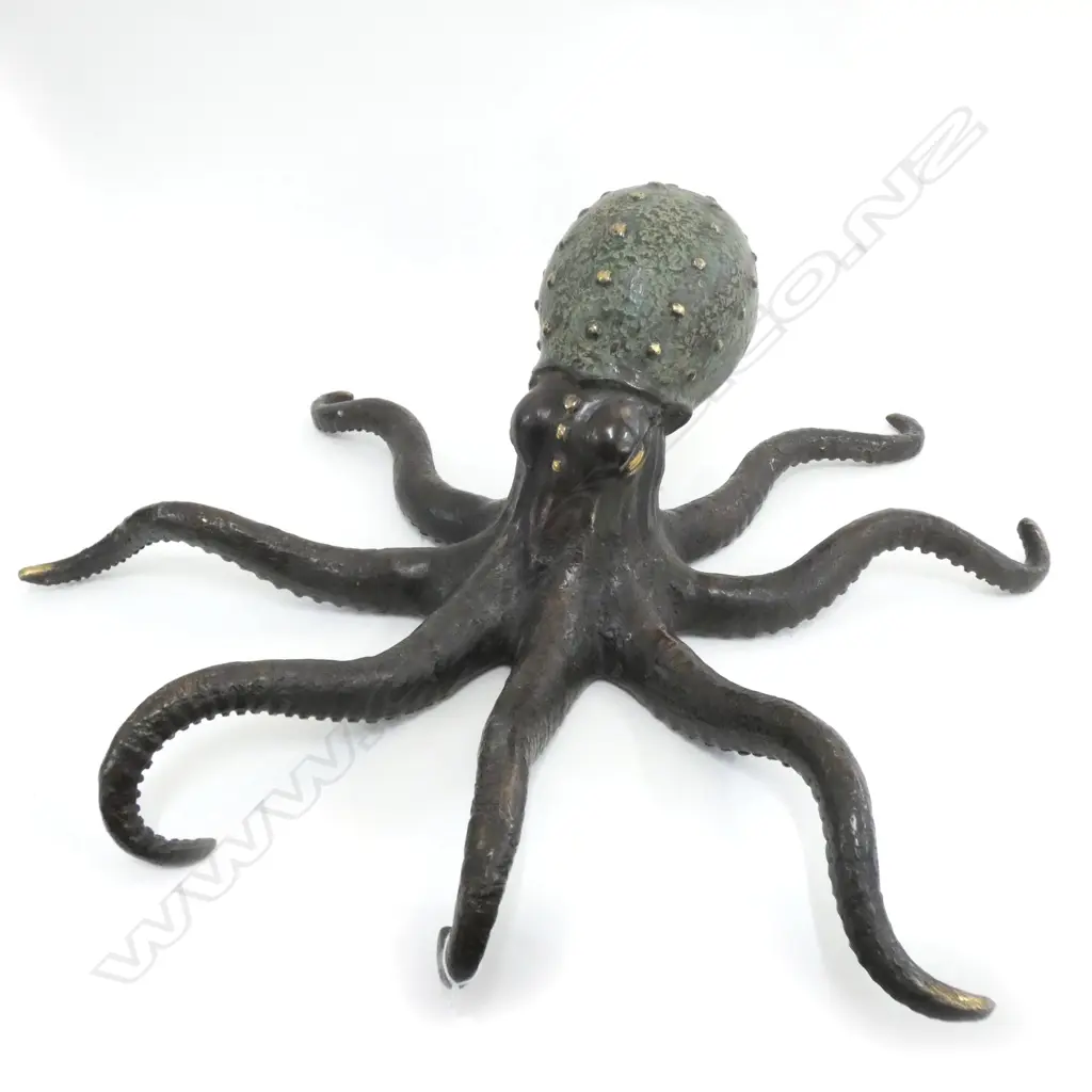 LARGE BRONZE OCTOPUS DARK PATINATION. DIA. 740mm Image 1++