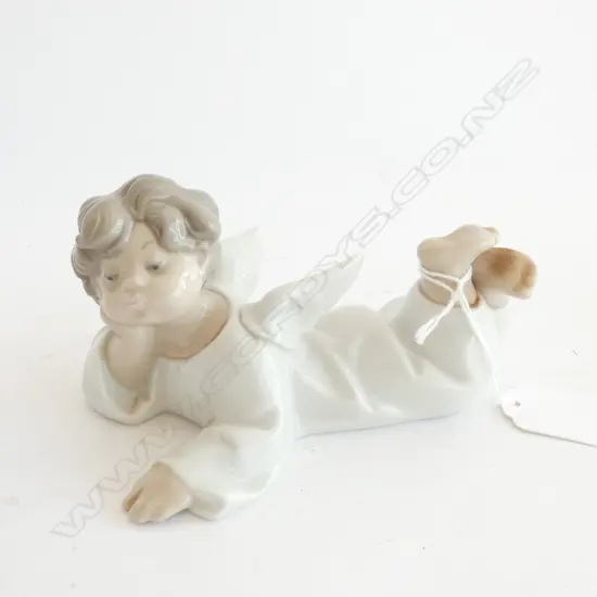 LLADRO RECLINING ANGEL #4541 L. 140mm